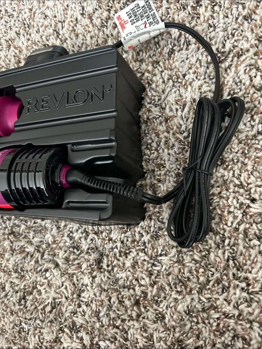 Revlon ONE-STEP VOLUMIZER PLUS.